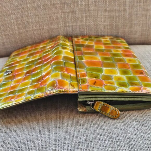 Cocco Fiore Women Clutch Wallet Multi Color Patent Leather Card Holder Purse - Picture 12 of 16